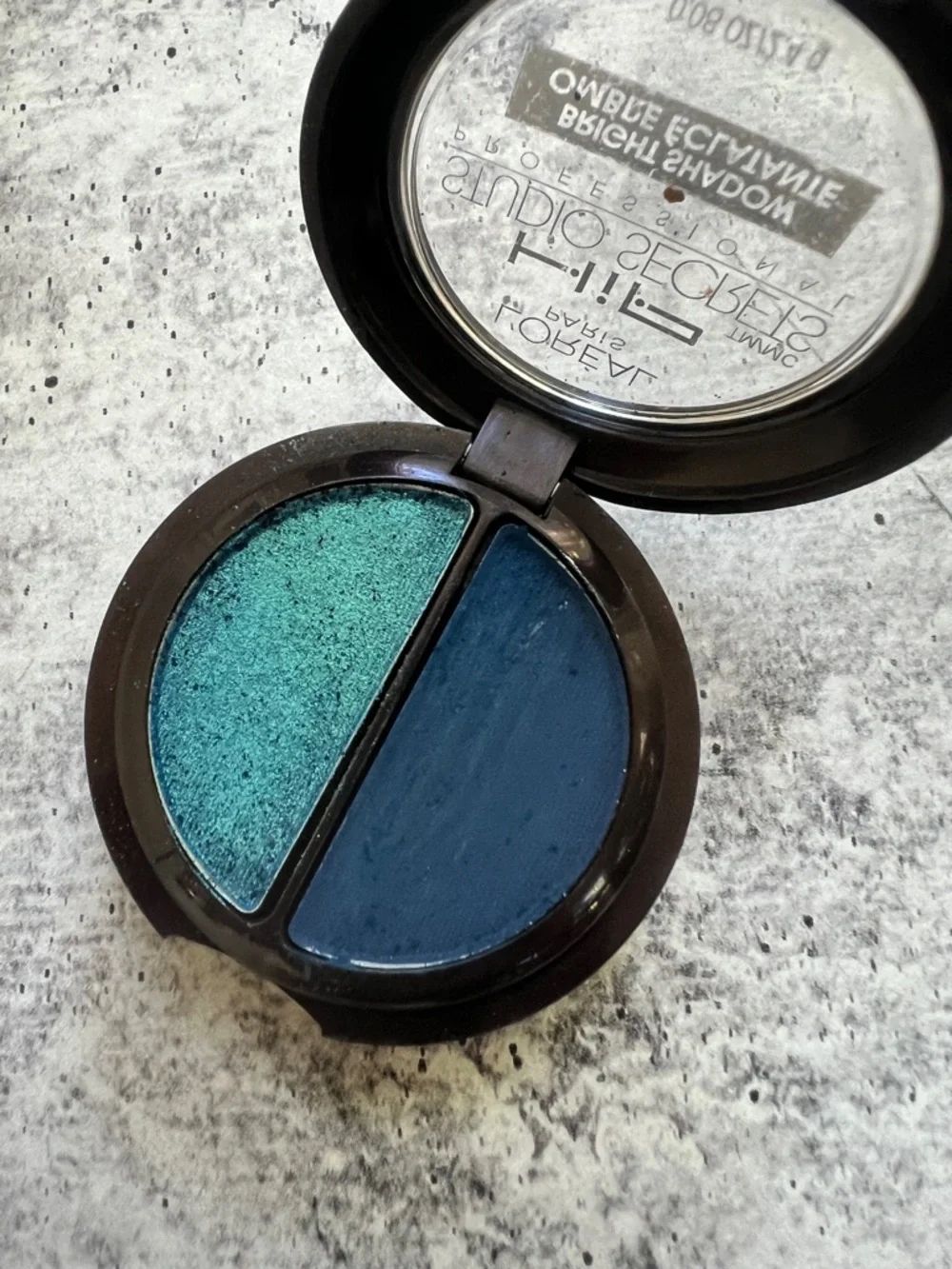 L'Oreal HiP Studio Secrets Professional Concentrated Eye Shadow Duo, 224 Showy - Picture 5 of 6